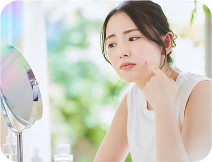 肌を気にする女性