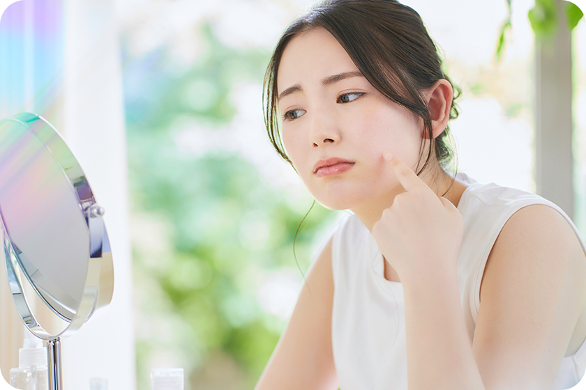 肌を気にする女性