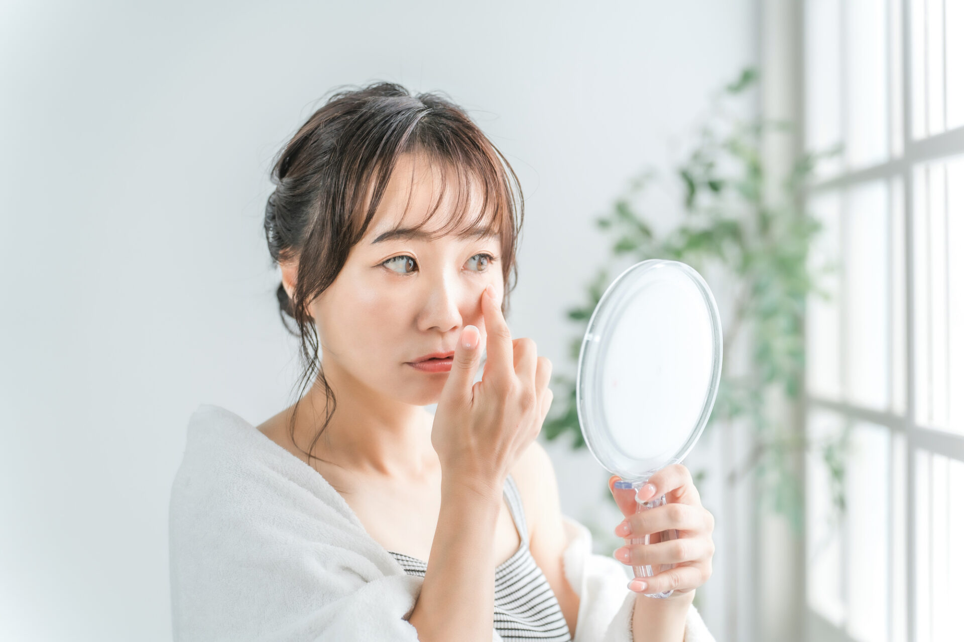 まつ毛美容液による色素沈着の原因