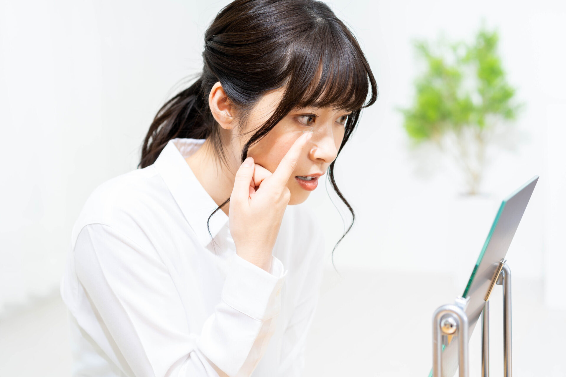 まつ毛美容液による色素沈着を治す方法とは？原因と対策を徹底解説！