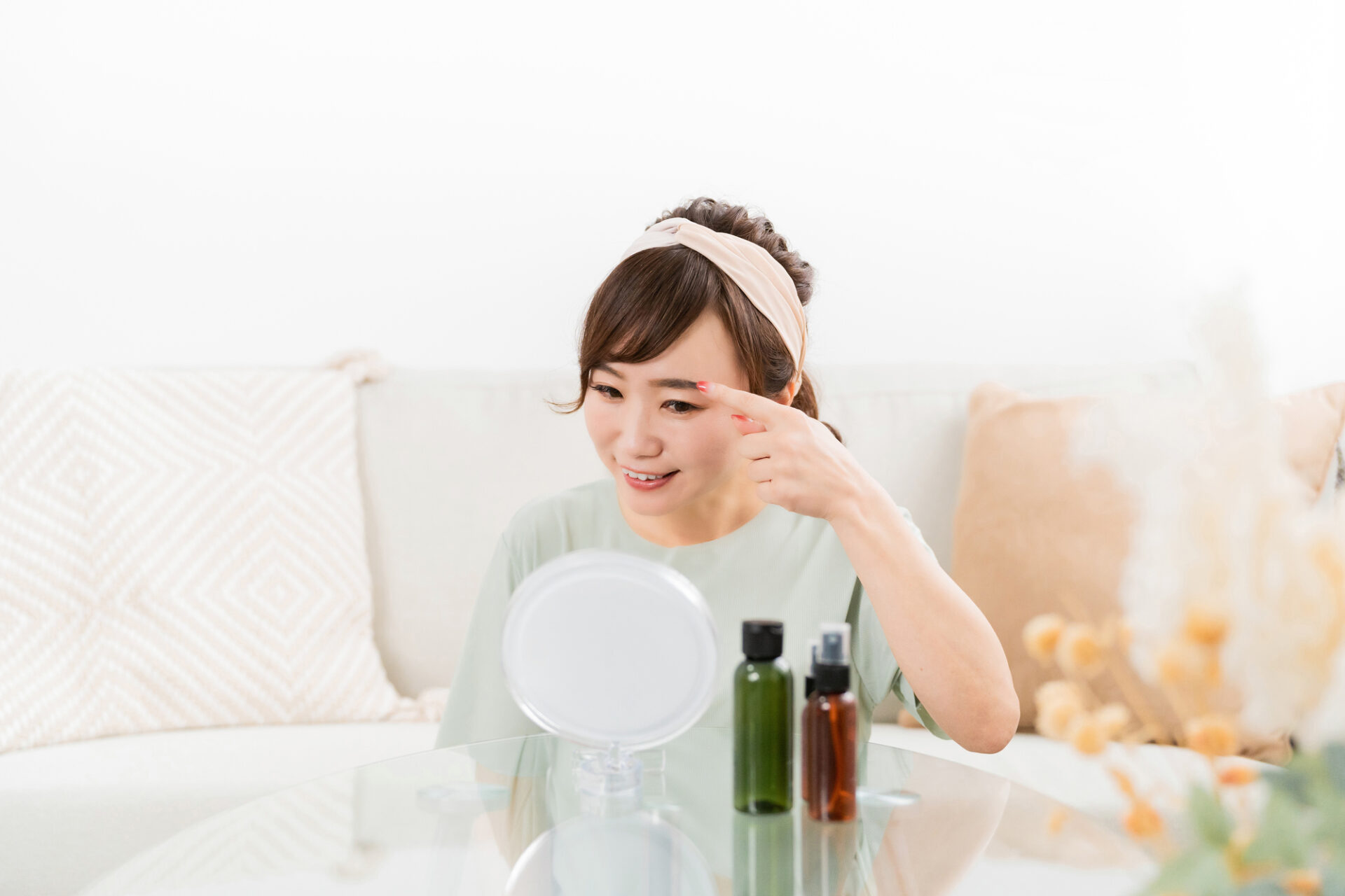 まつ毛美容液のまゆげへの使用の効果とは？美容液選びのポイントを解説！