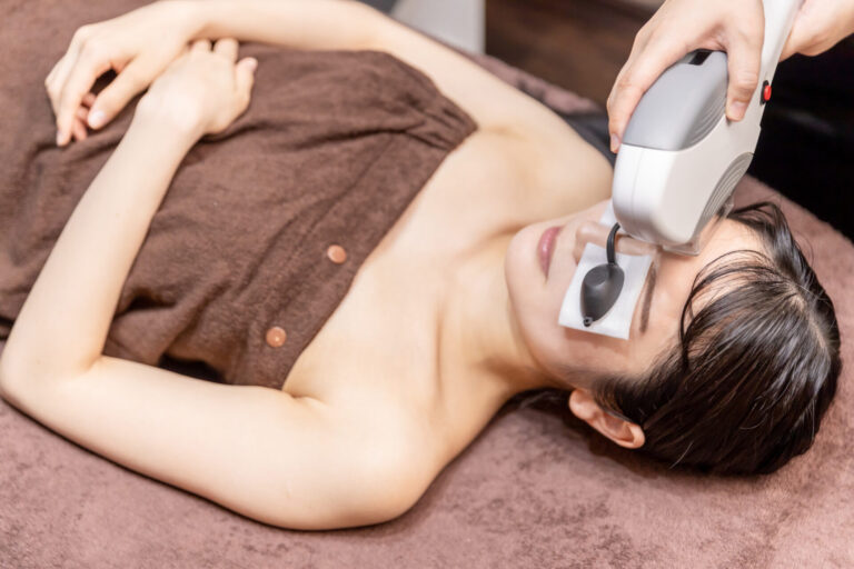 レーザー施術後のダウンタイムとは？過ごし方のポイントもご紹介！