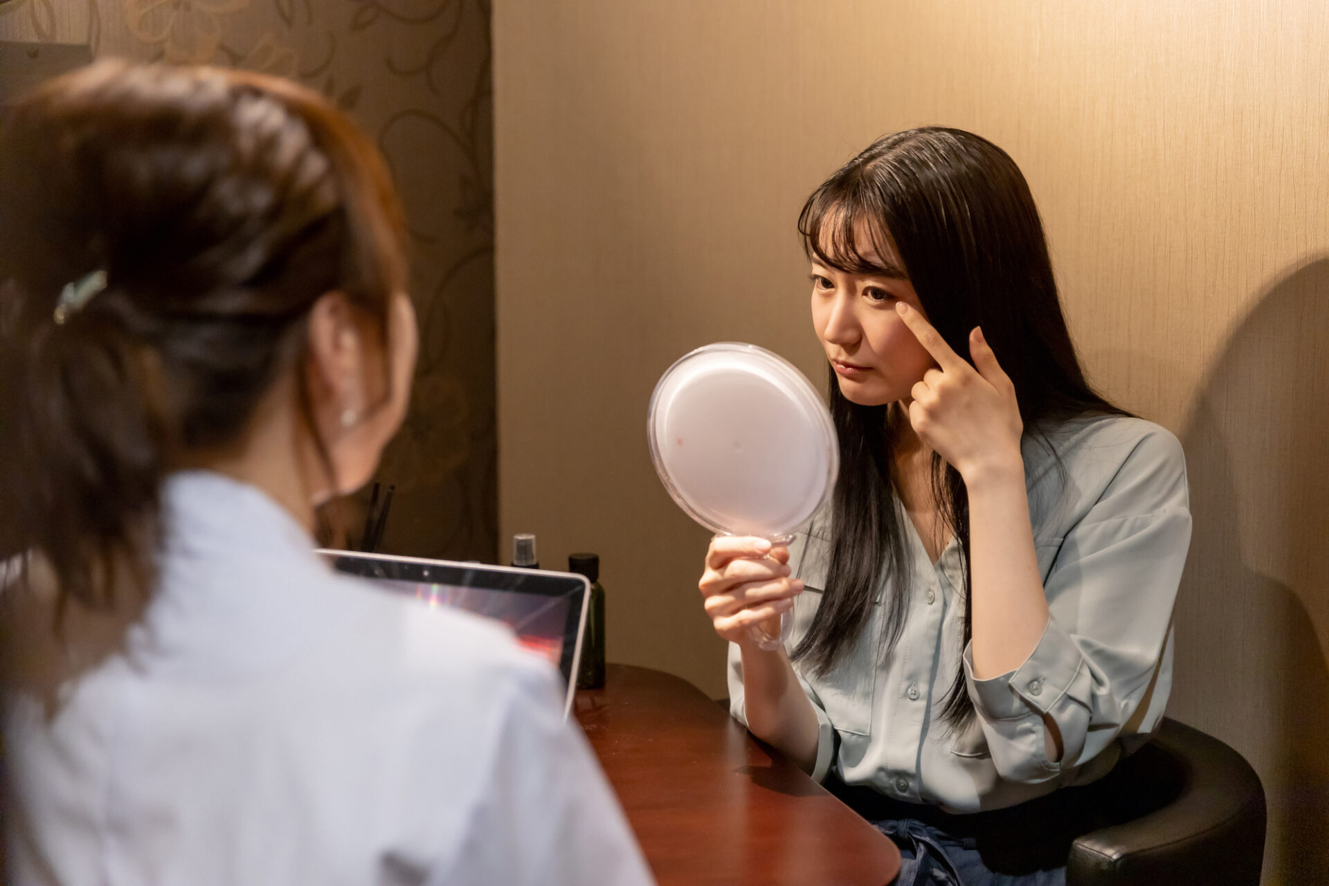 二重整形の価格とは？施術の種類別にご紹介！